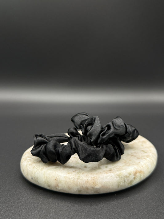 SATIN SCRUNCHIE
